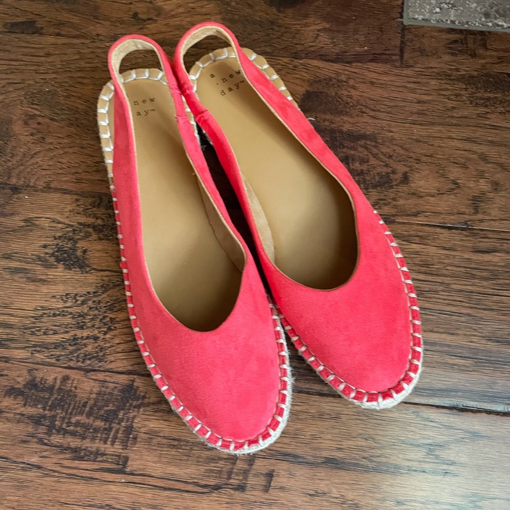 Like new slides, worn once.